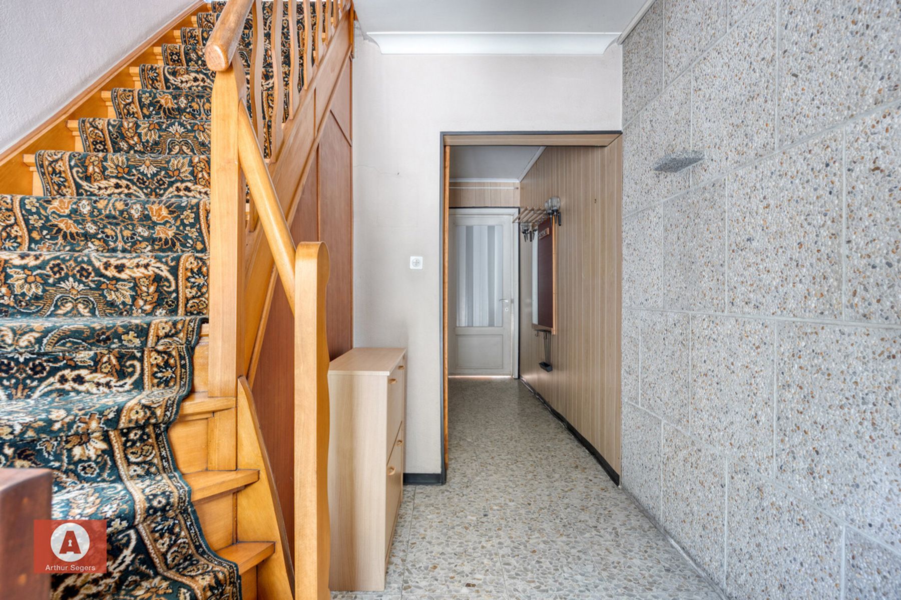 IN OPTIE - Te renoveren gezinswoning op een perceel van 3a 37ca. foto 4