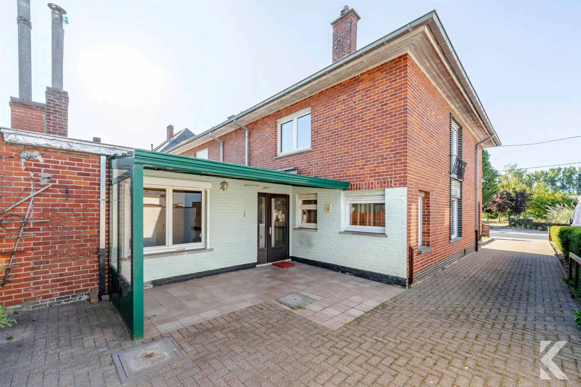 Ruime gezinswoning op 553 m² met garage en open zicht foto 2