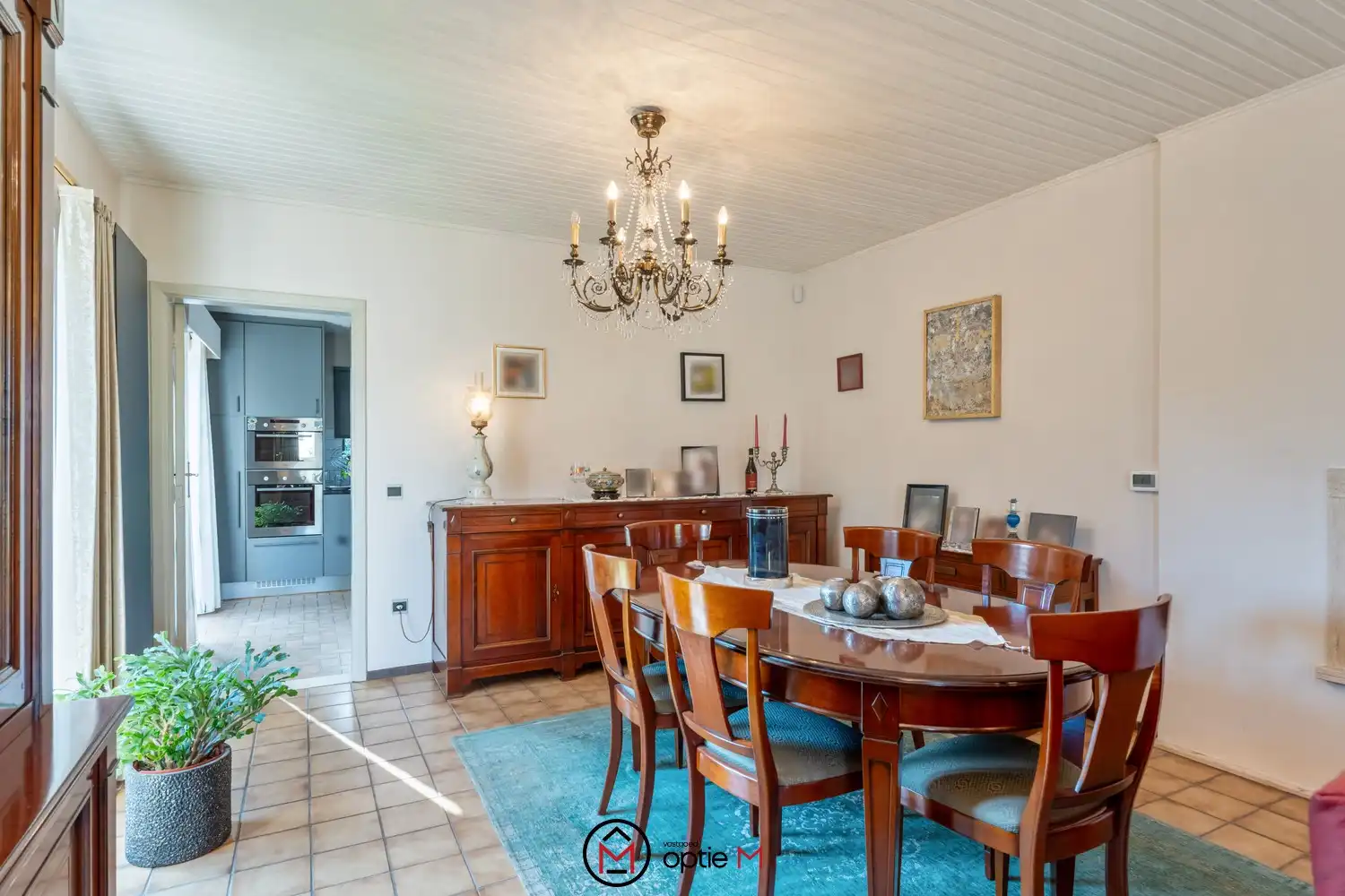 Rustig gelegen gezinswoning met 5 slaapkamers en garage foto 8