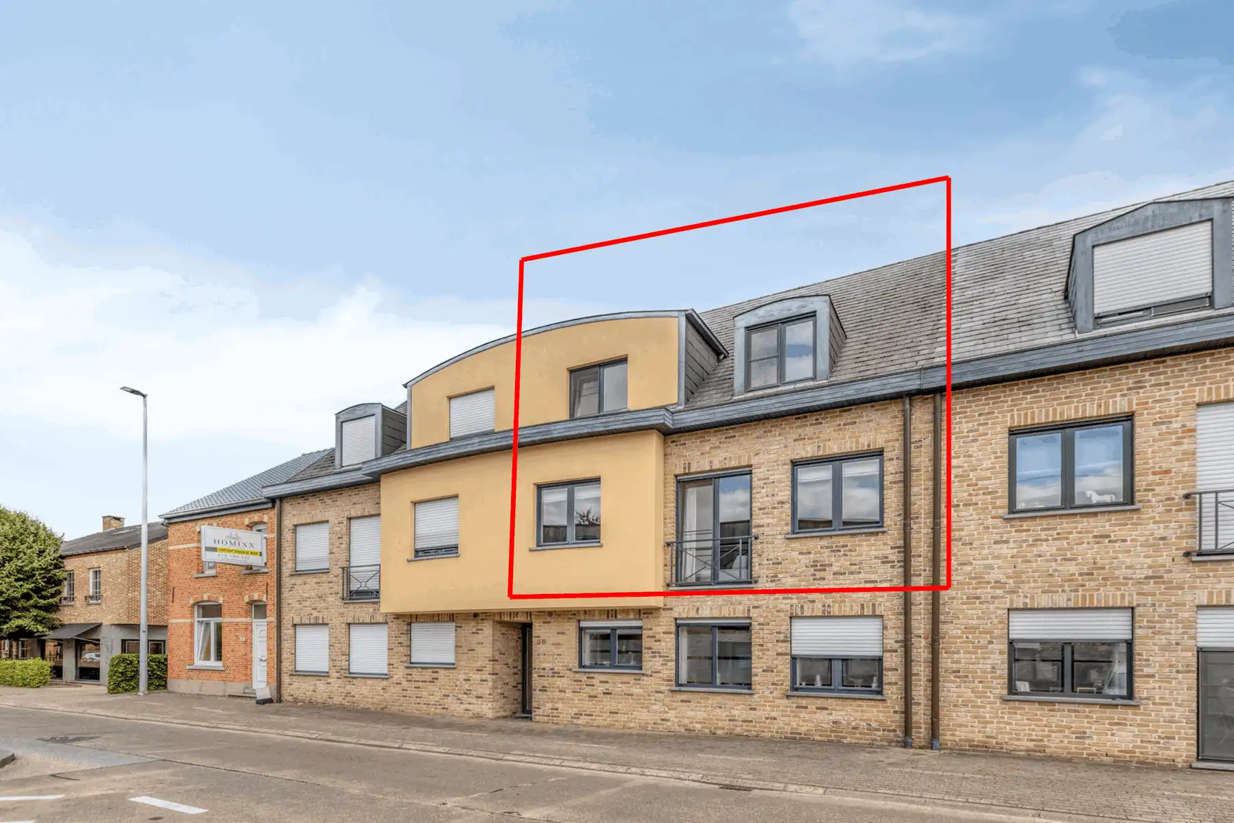Ruim, centraal gelegen appartement met 3 slaapkamers foto {{pictureIndex}}