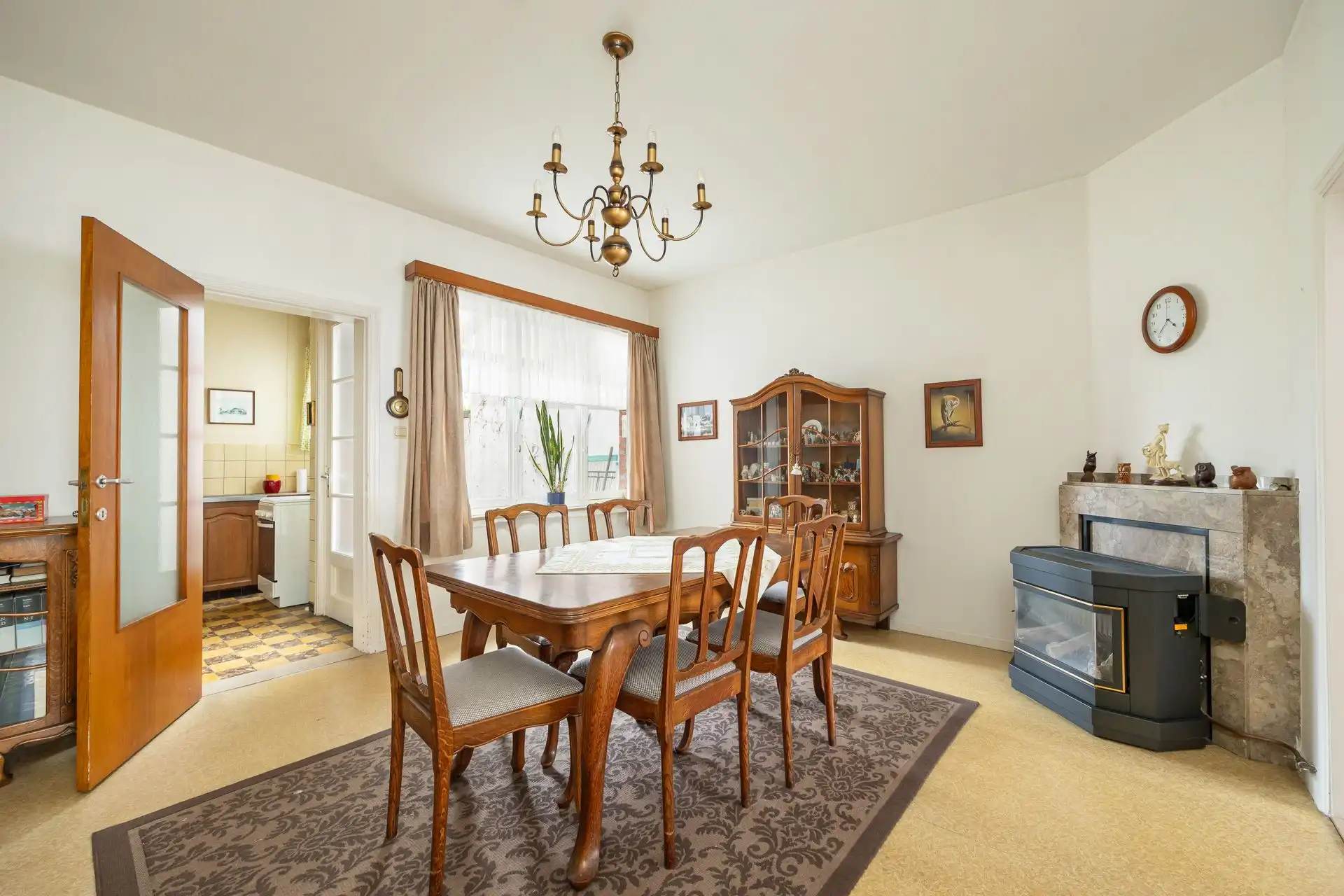 Te renoveren woning met potentieel in de Letterkundestraat! foto 6