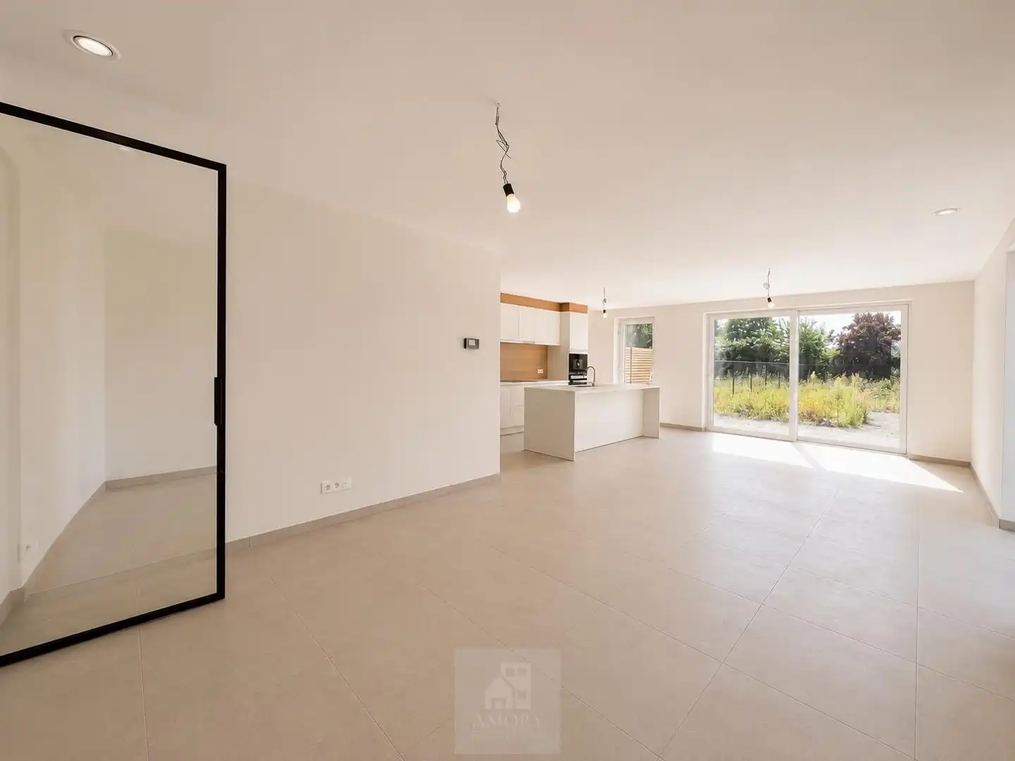 Zeer ruime en moderne halfopen nieuwbouwwoning foto 6
