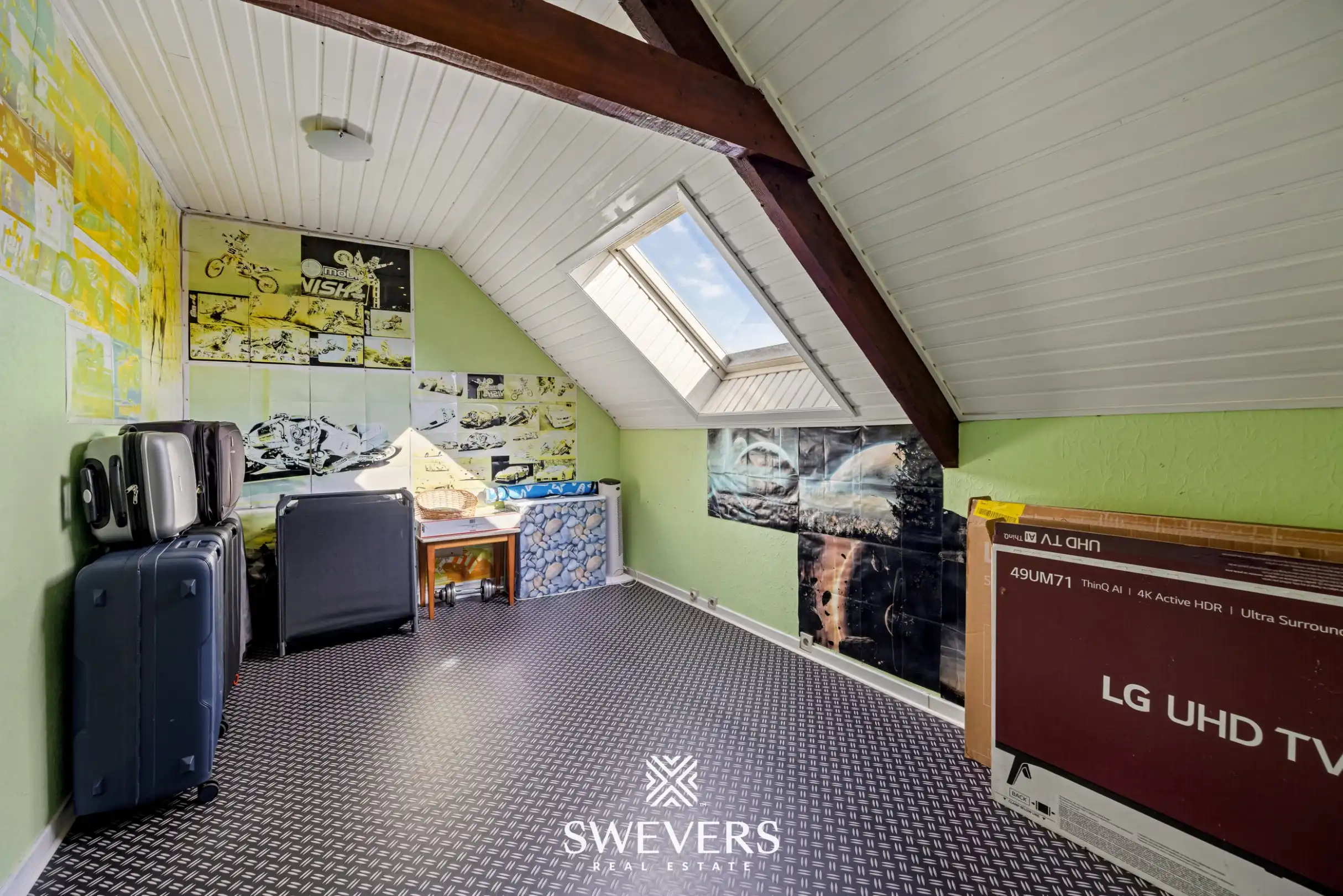 Gezinswoning met bureau, vier slaapkamers en zonnige tuin foto 19