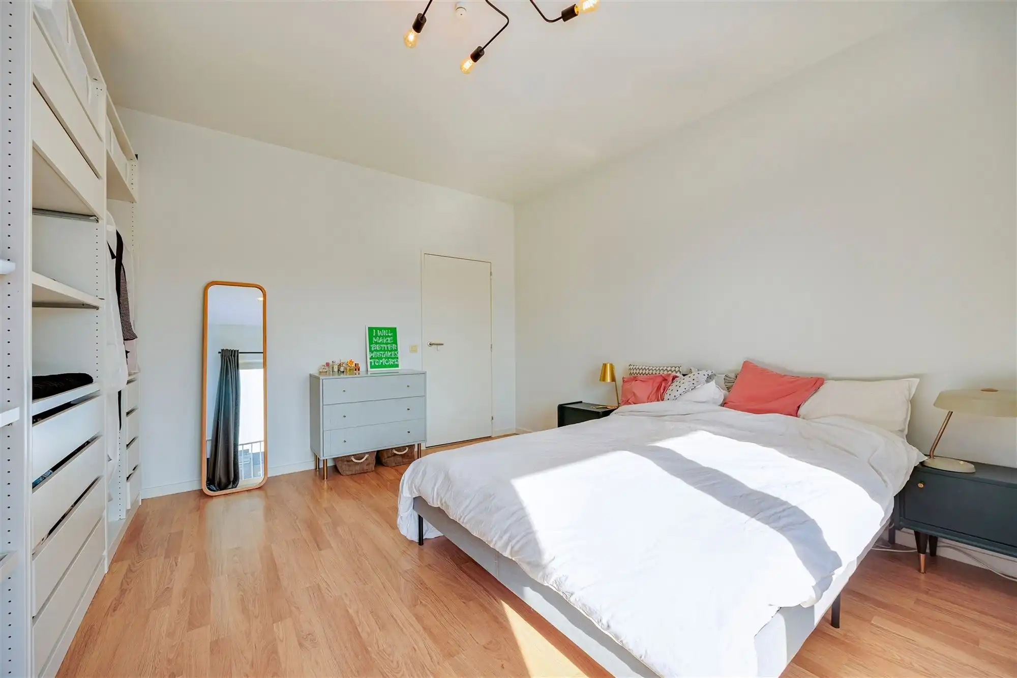 Ruim en lichtrijk appartement met zonnig zuidgericht terras foto 9