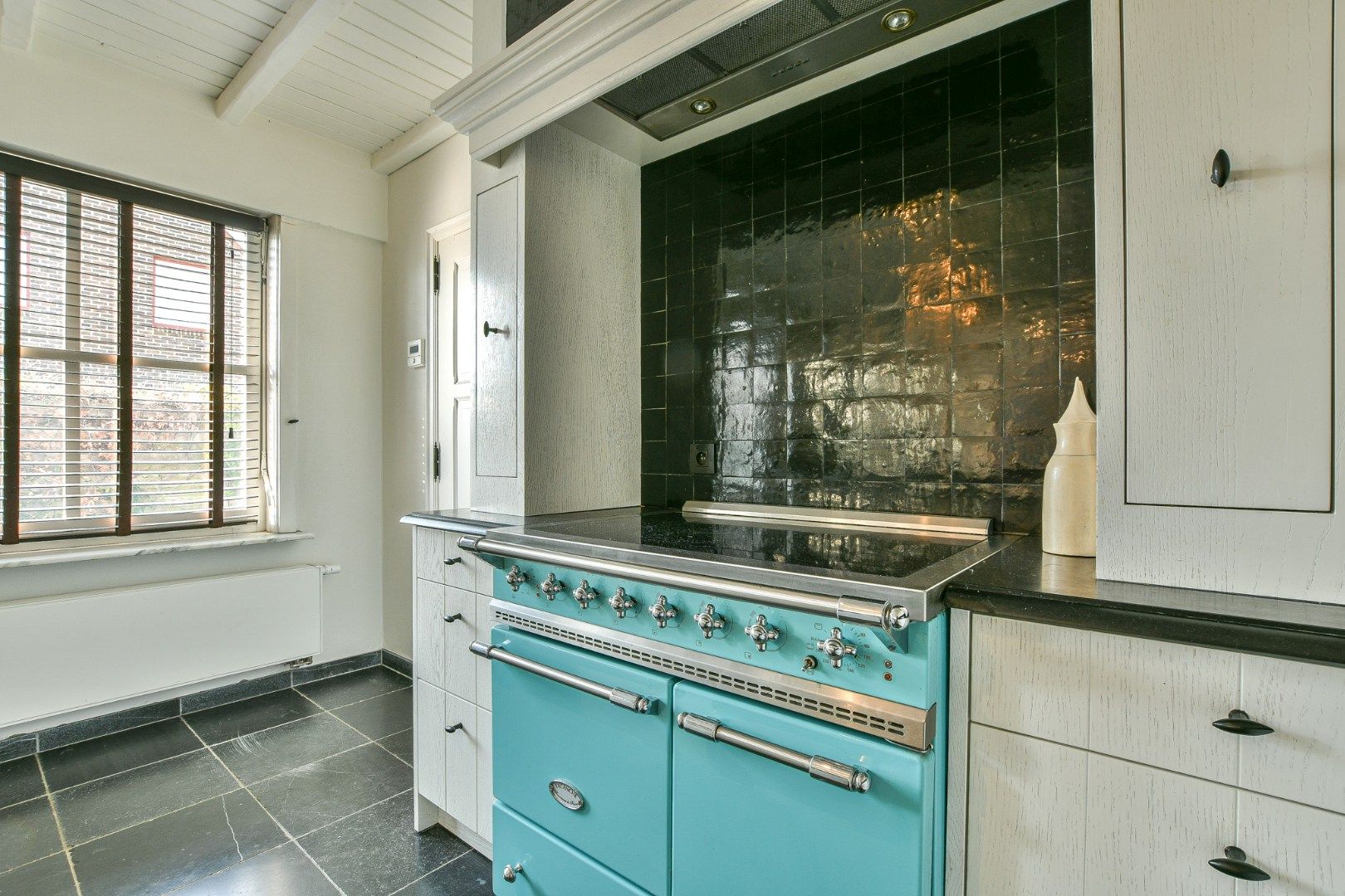 Prachtig gerenoveerde villa met charmante elementen in het centrum van Lissewege! foto 15