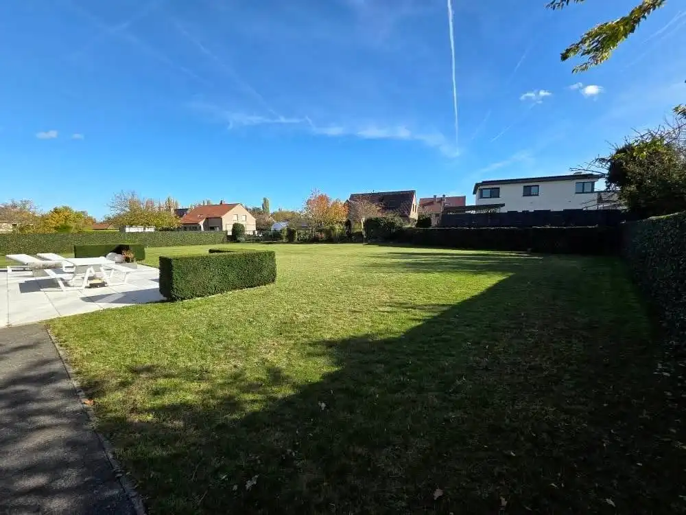 Schitterende villa op 17are 30ca, gelegen op bijna het einde van deze schitterende woonwijk. foto 24