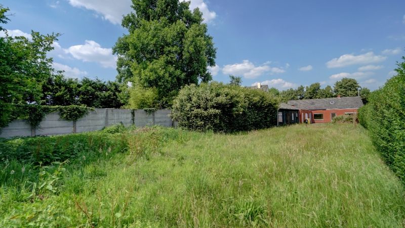 Te renoveren woning in het centrum op 6 are 87 ca foto 4