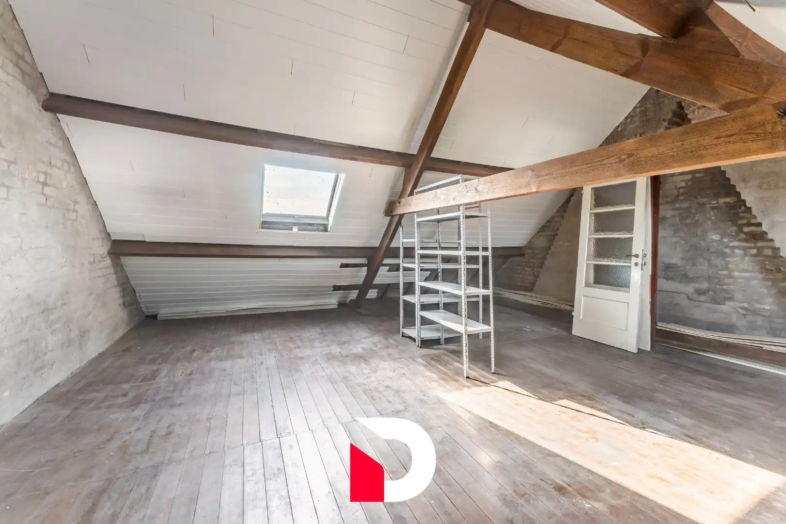 Authentieke stadswoning voorzien van 4 slaapkamers, garage/atelier en een stadstuin.  foto 14