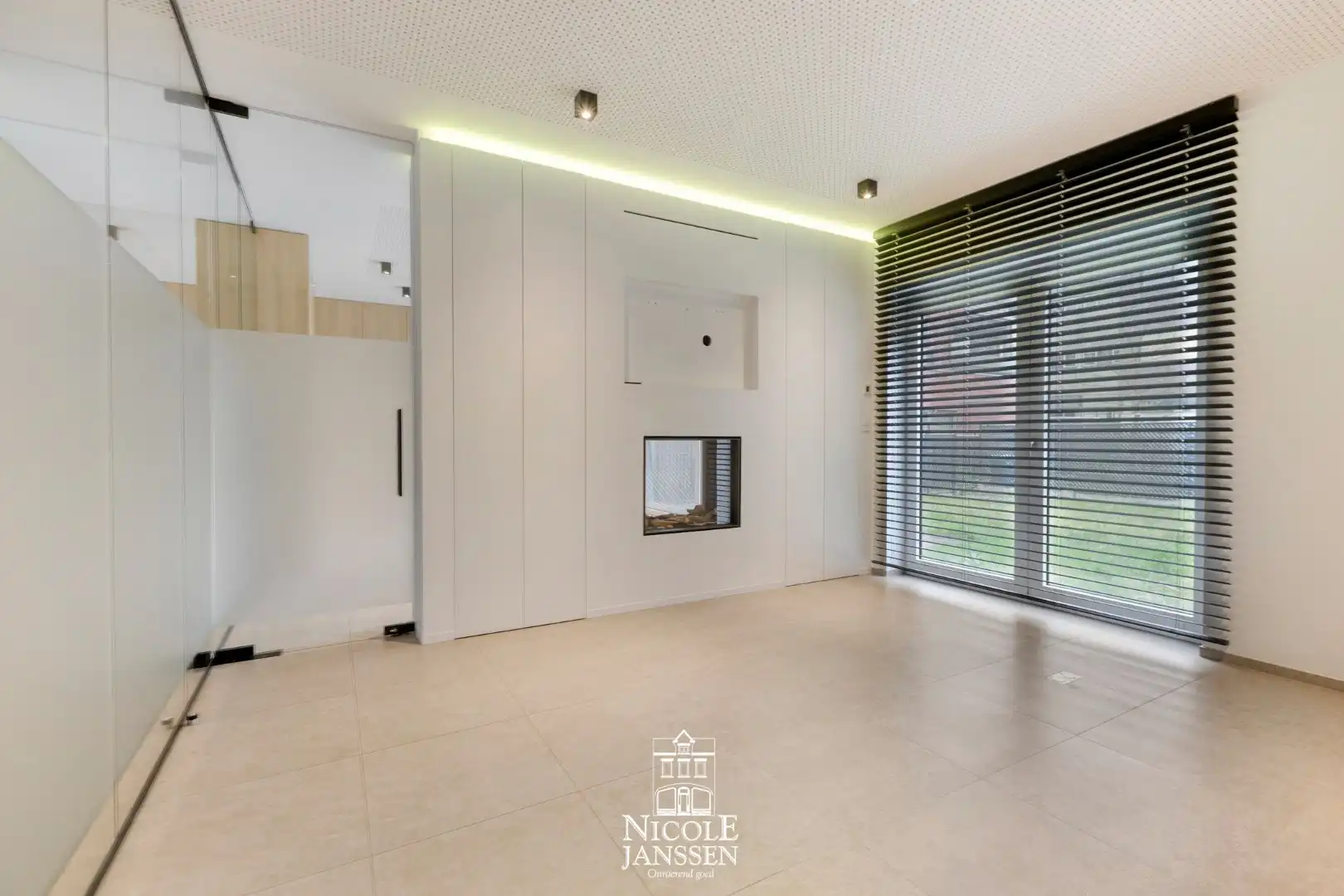 Gelijkvloers instapklaar handelspand foto 19