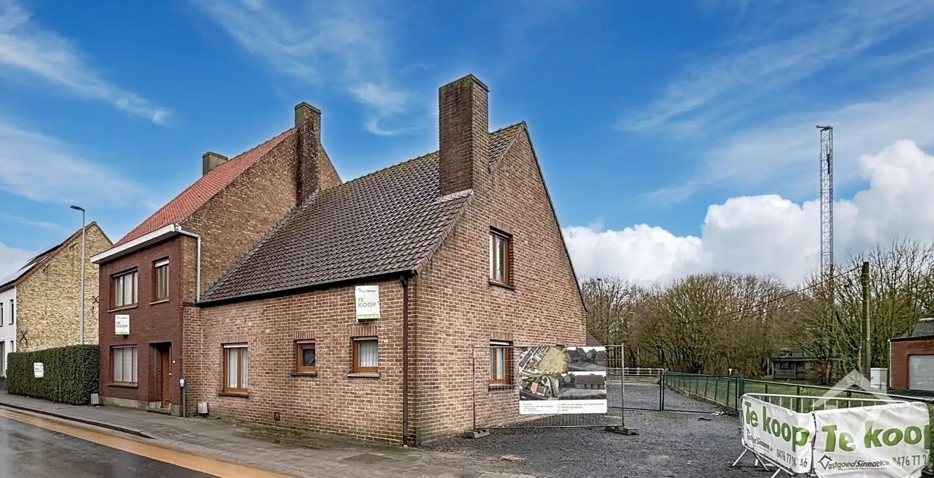 Alleenstaande woning met naastliggend stuk bouwgrond en weide te Eernegem foto 2