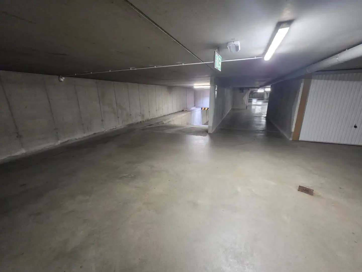 Dubbele garagebox - ondergrond, ruim en vlot bereikbaar foto 16