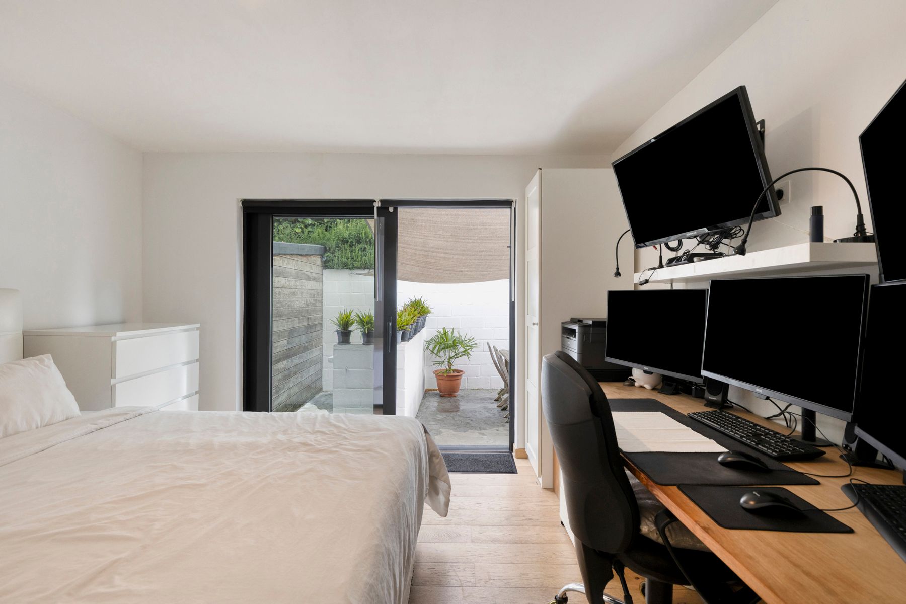 Charmante, grotendeels gerenoveerde bungalow op toplocatie! foto 14