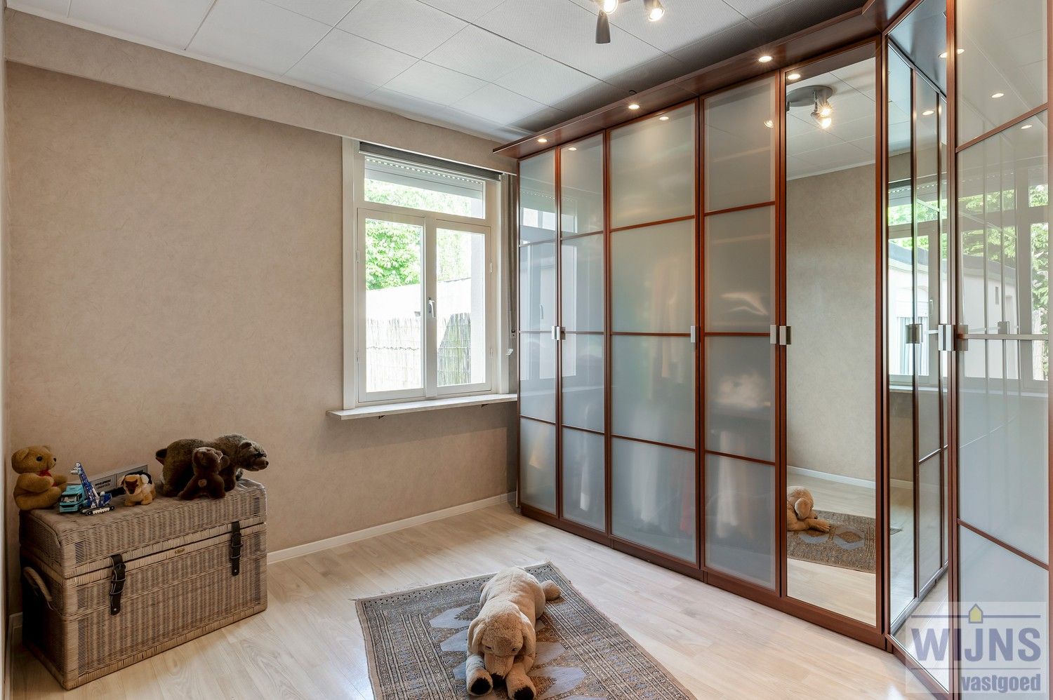 Rijwoning met twee slaapkamers, tuin en garage. foto 18