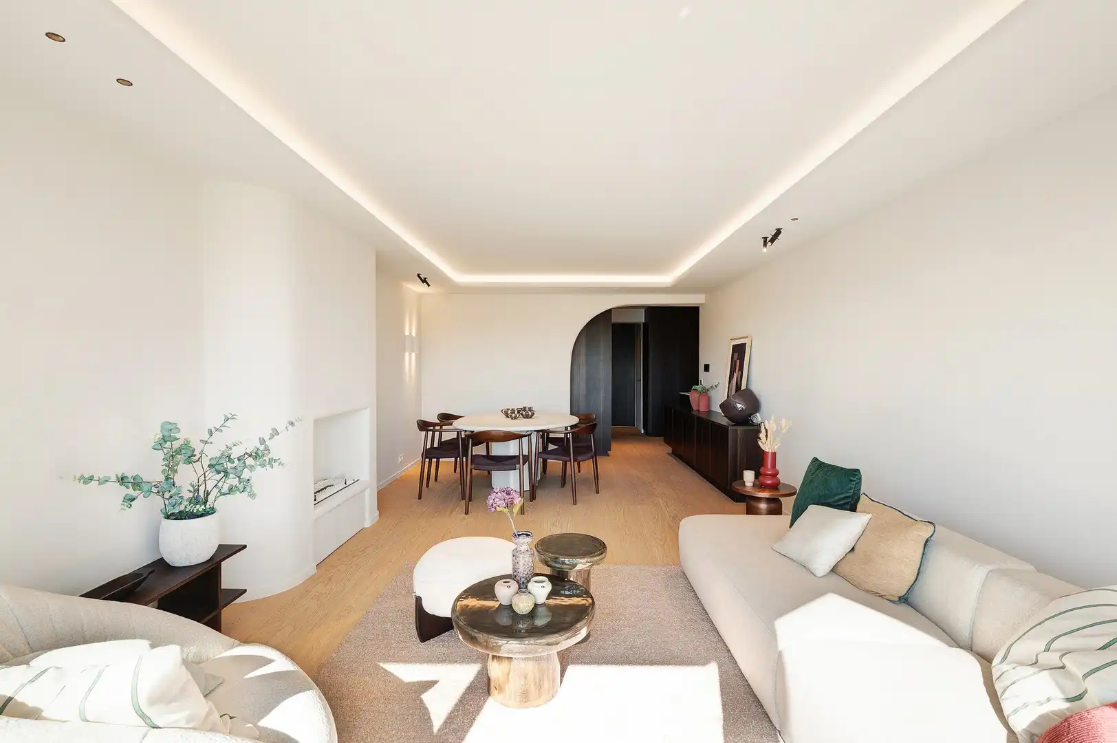Prachtig gerenoveerd appartement nabij het centrum en de zee met open zichten. foto 6