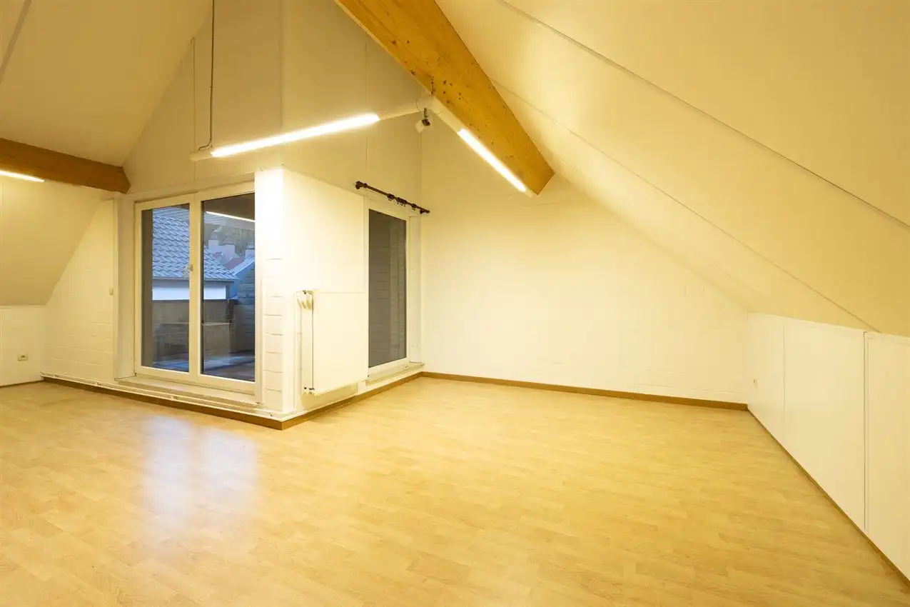 Stadswoning met vier slpk, garage te midden van centrum foto 21