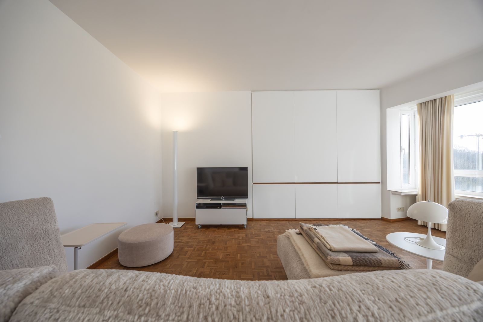 Stijlvol gerenoveerd appartement zongericht met open zicht in hartje Oostende foto 4