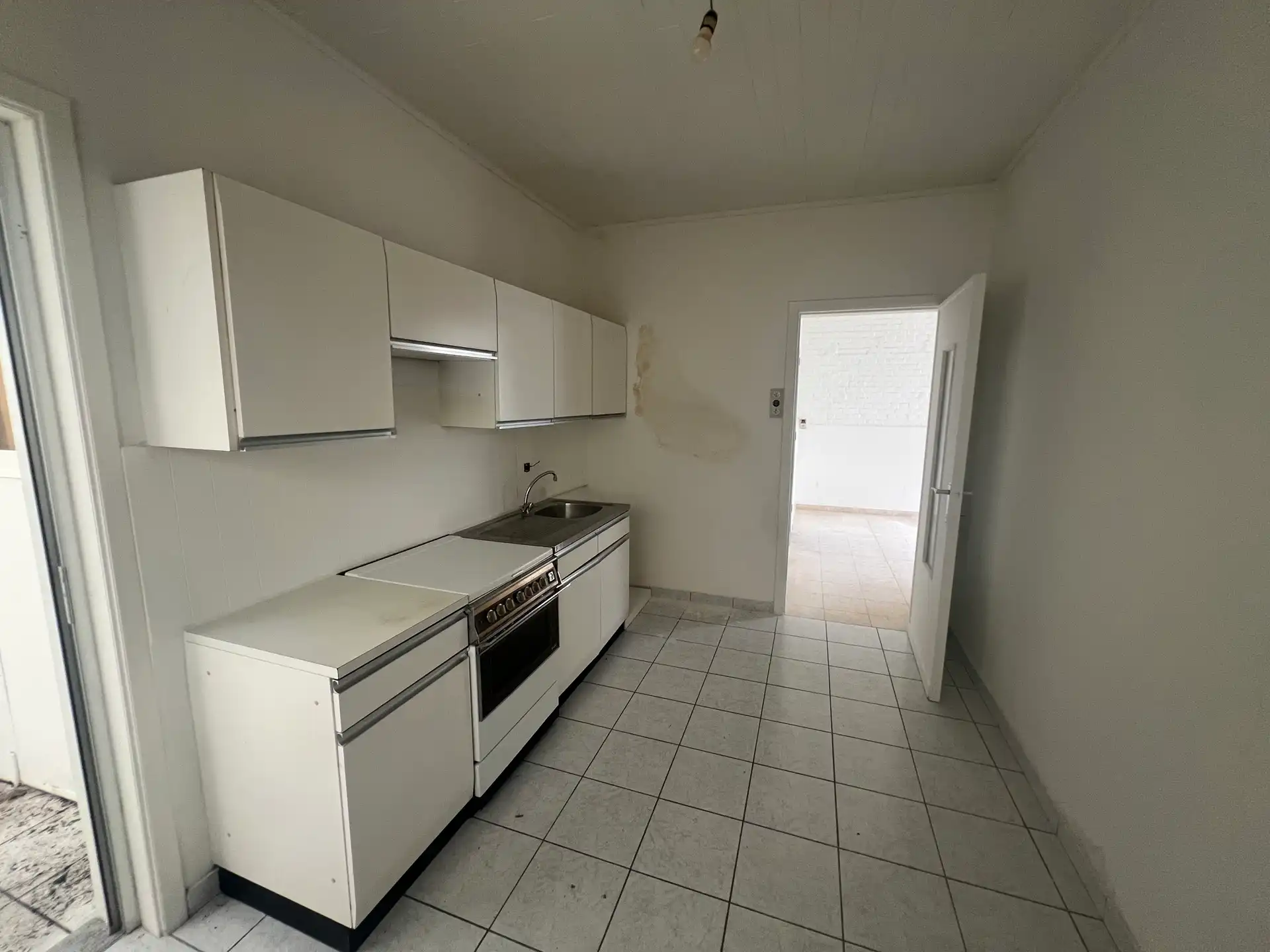 Volledig te renoveren woning nabij centrum Liedekerke foto 6