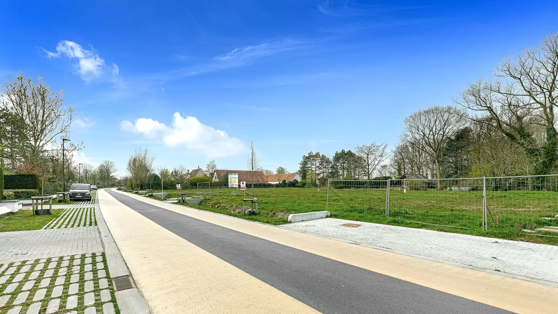 Grond met vergunning voor de bouw van een moderne villa  foto 5