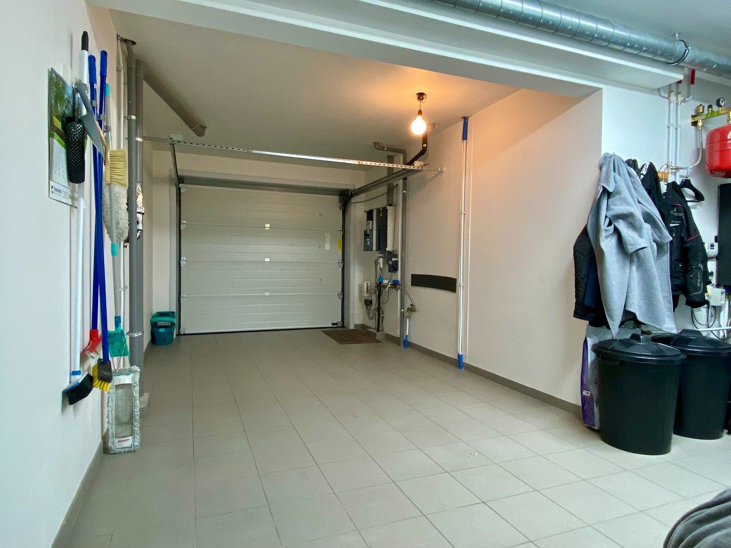 Verzorgde woning met drie slaapkamers en zuidgerichte tuin te huur in mooie buurt te Kuurne! foto 7
