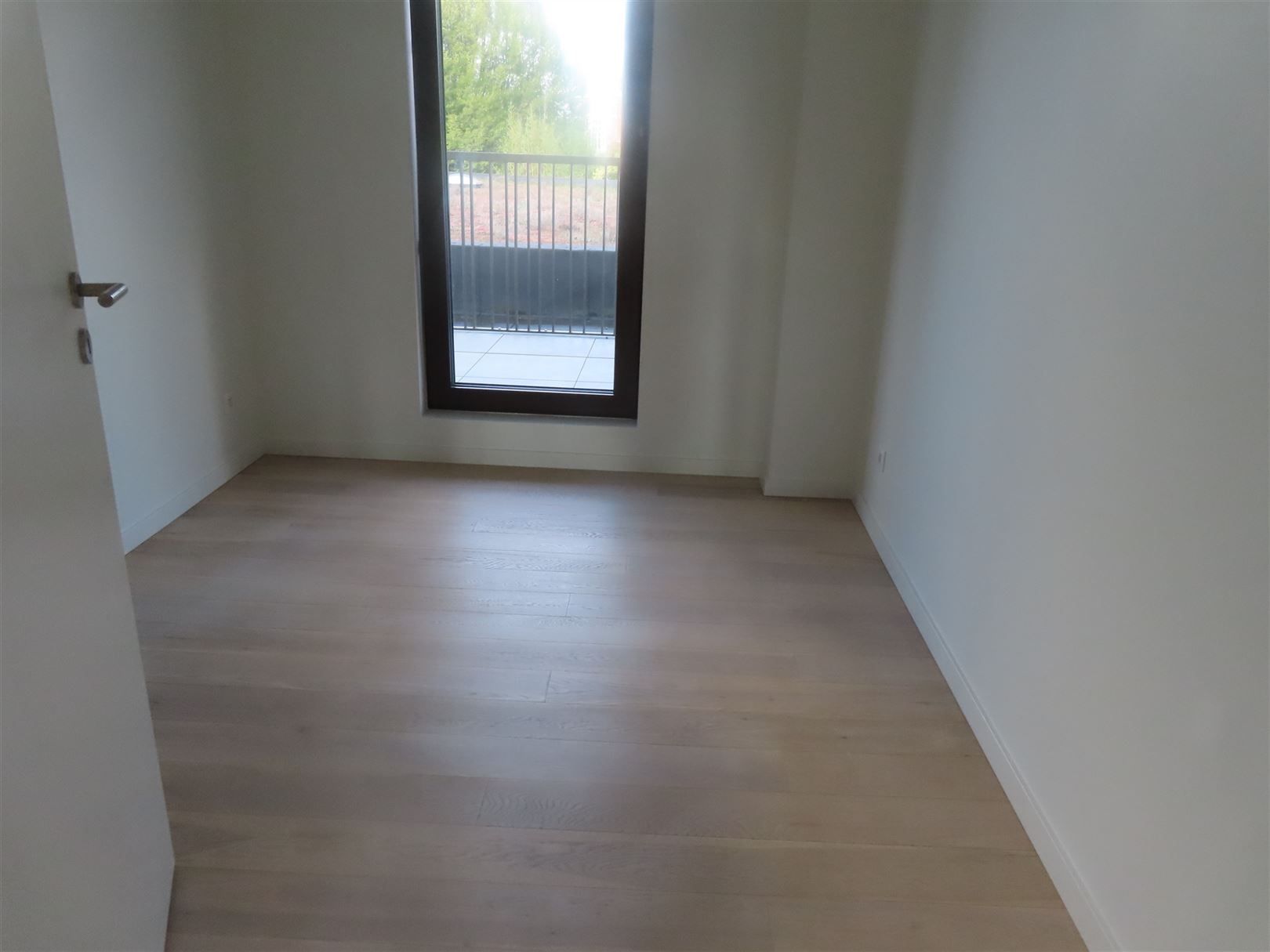 Luxueus nieuwbouw  2-slaapkamer appartement met terras en mogelijk ook autostaanplaats foto 8