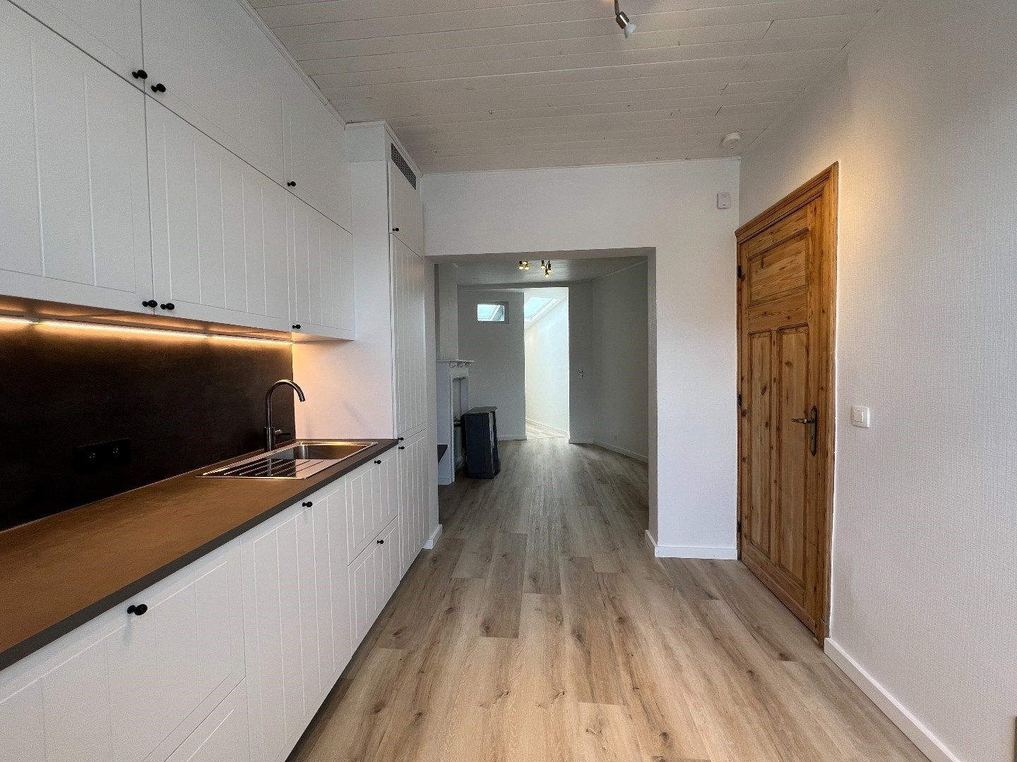 Knusse rijwoning met 3 slaapkamers en tuin foto 2