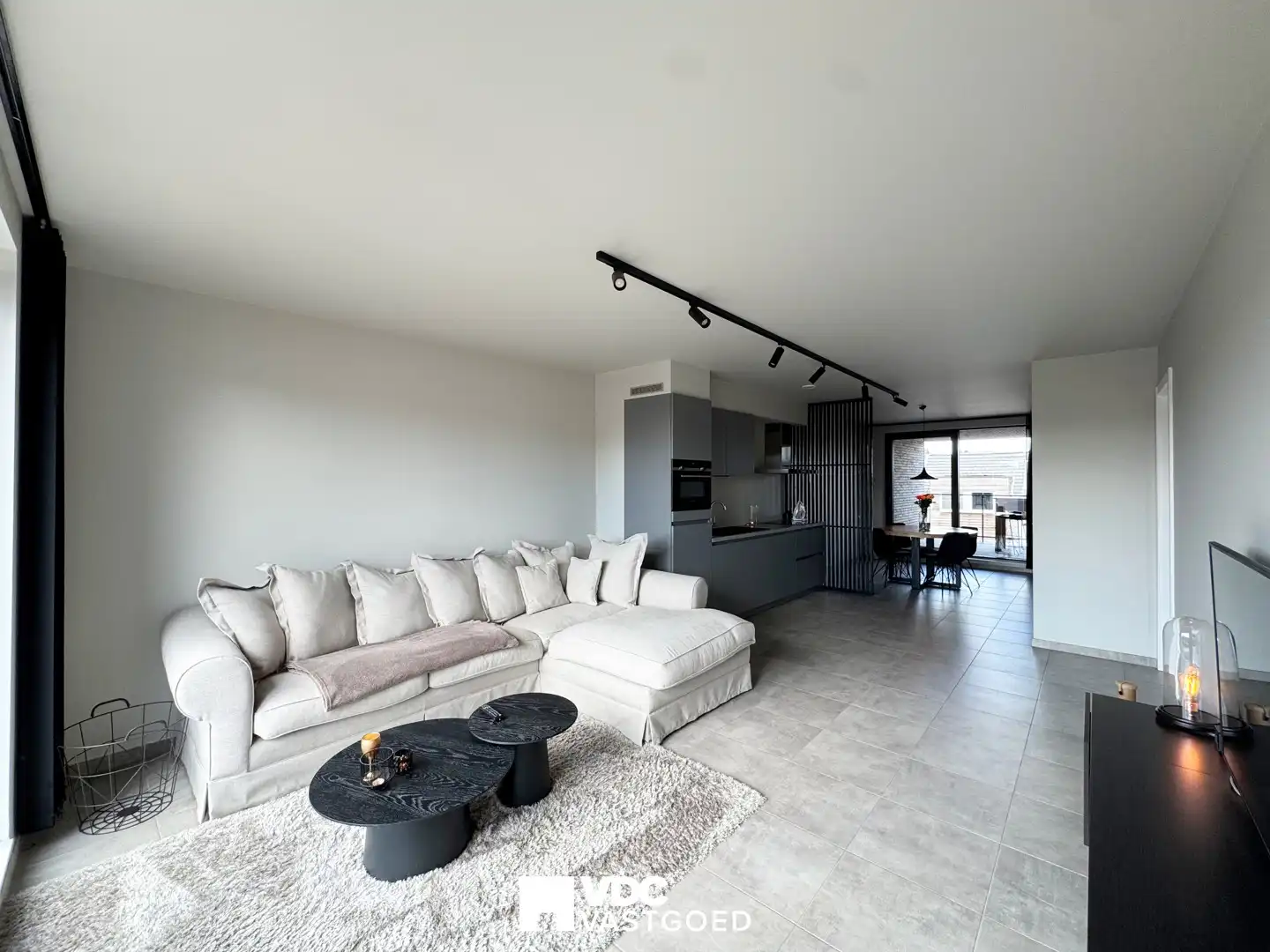Modern 1-slaapkamerappartement met terras en autostaanplaats in hartje Leopoldsburg foto 7
