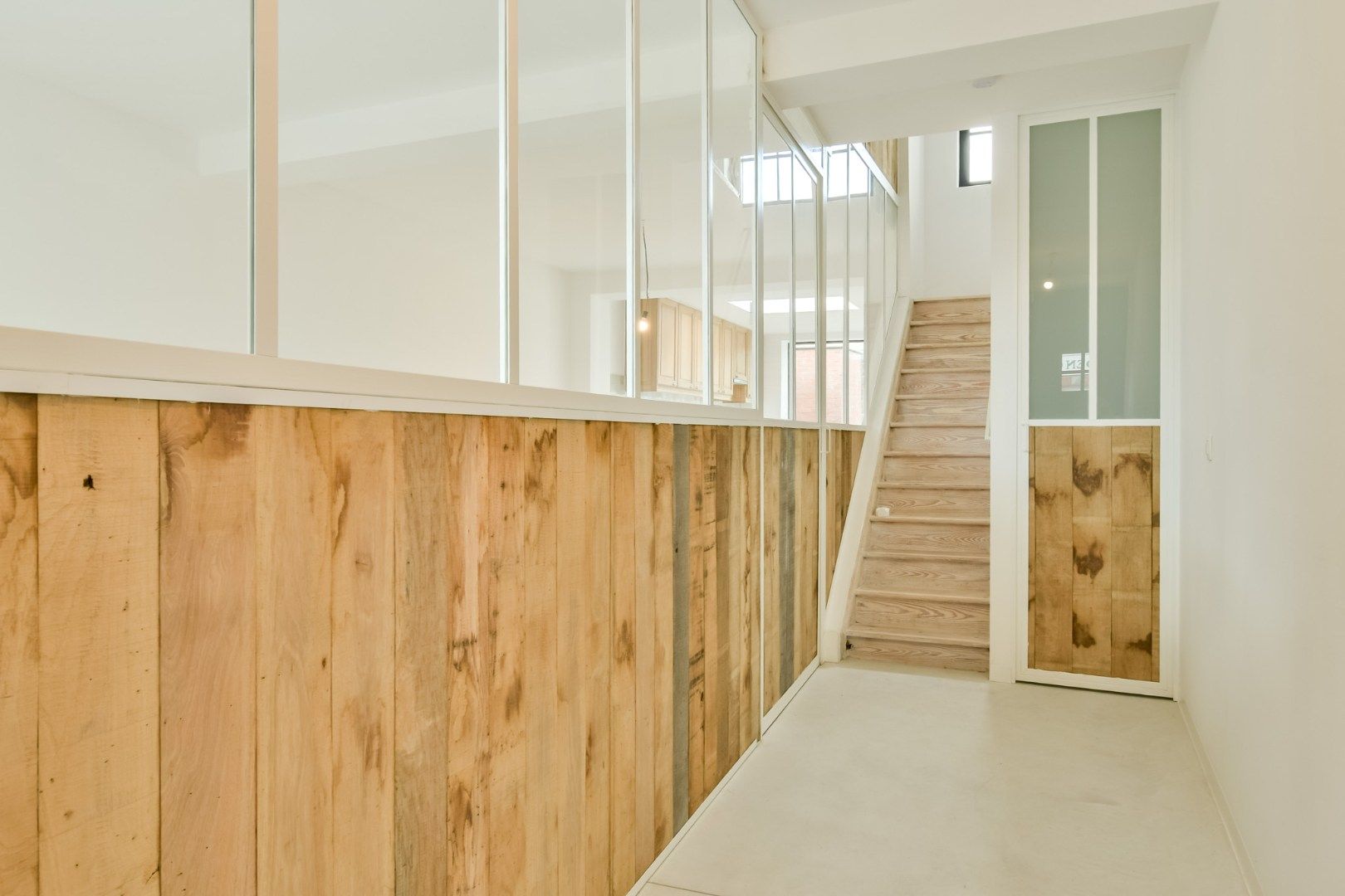 Volledig gerenoveerde charmante woning te huur in Kortemark! foto {{pictureIndex}}