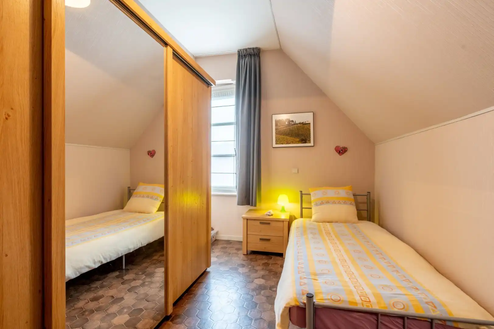 Villa met 3 kamers, 20 zonnepanelen en een dubbele garage op 800 m² foto 21