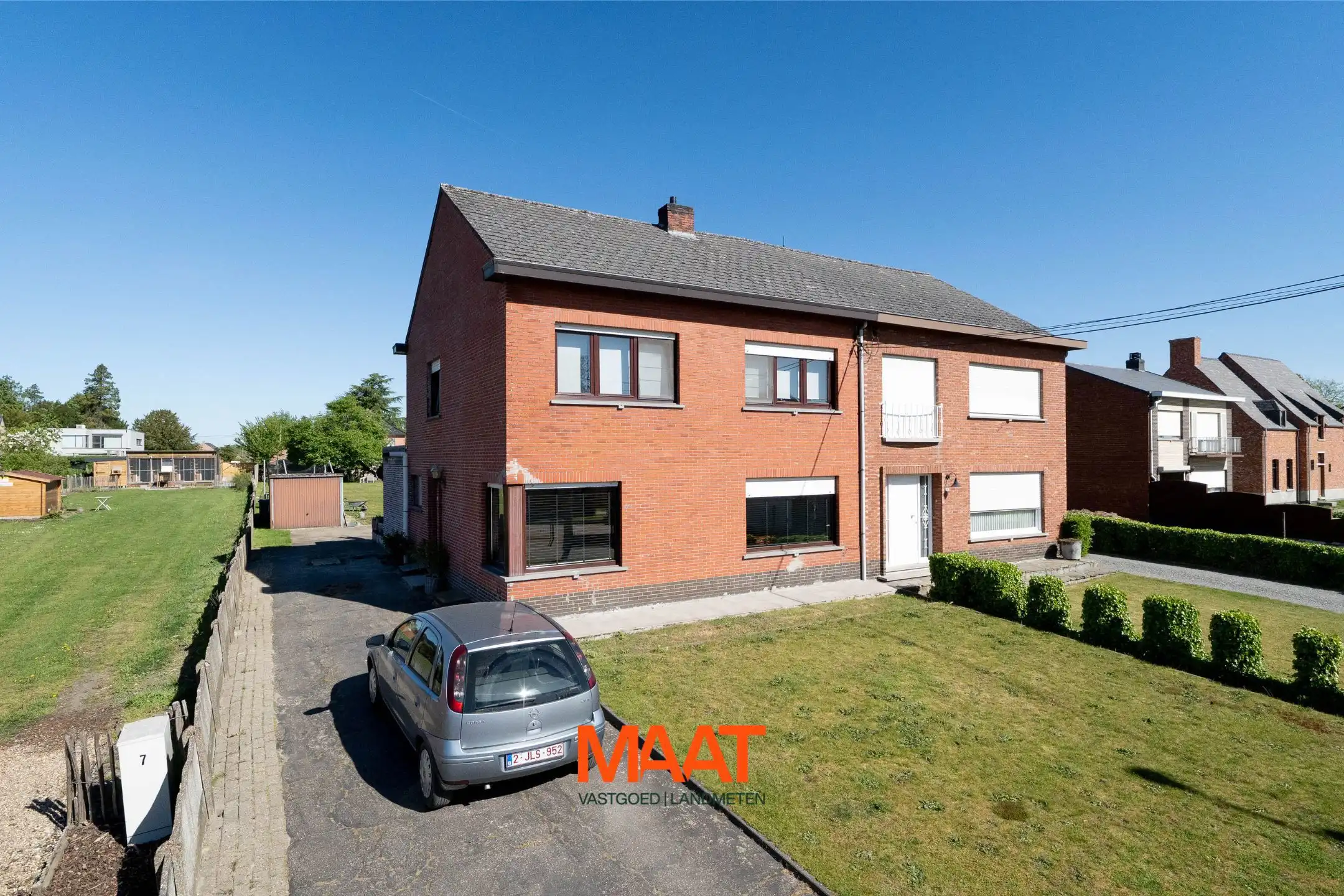 HOB met 3 slpk in zeer rustig straatje  foto {{pictureIndex}}