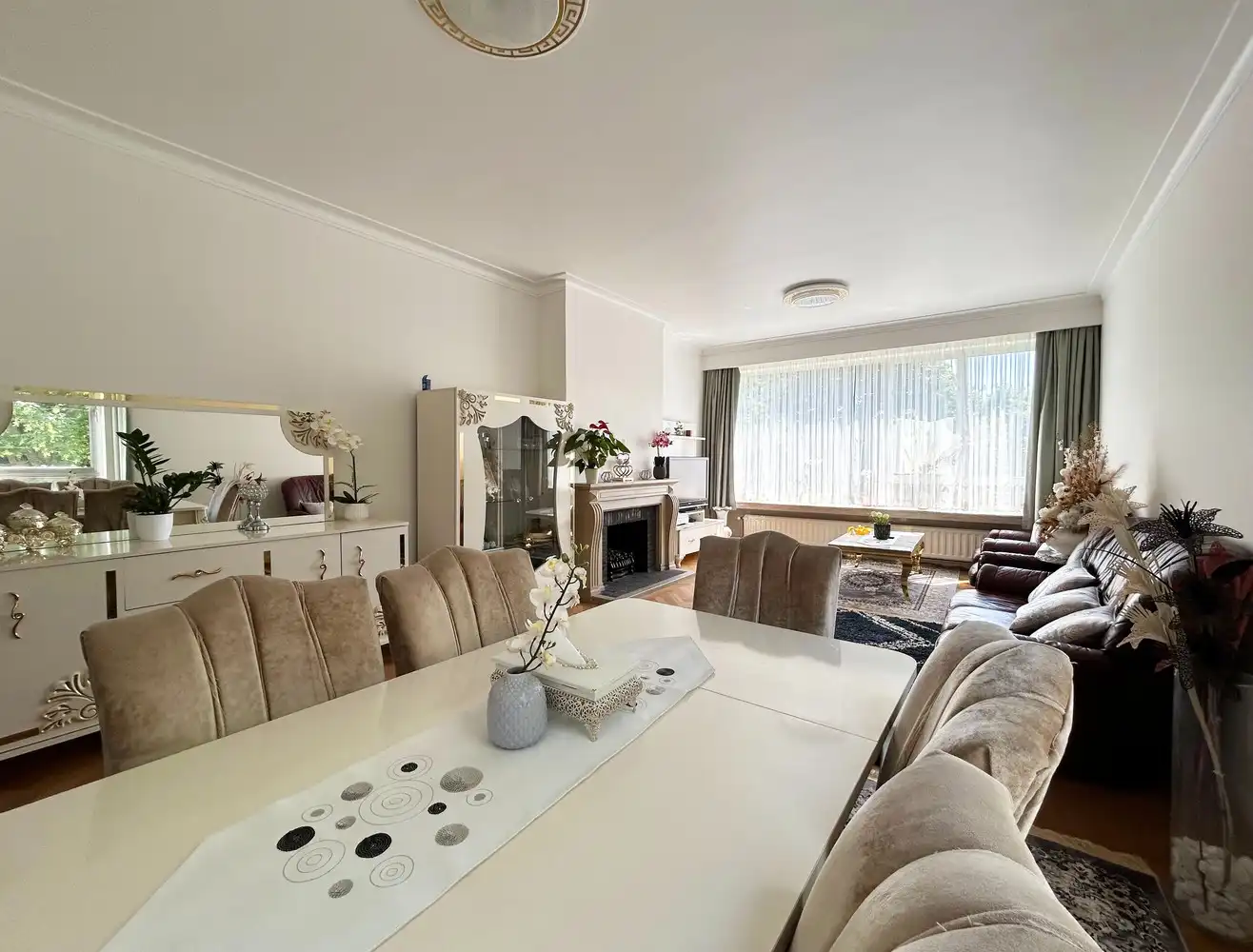 2 slaapkamer appartement met terras en staanplaats te Wilrijk! foto 4