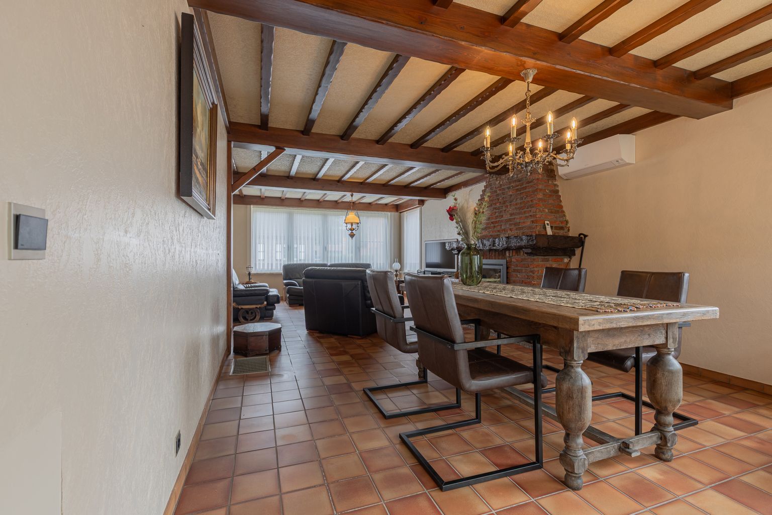 Rustig gelegen halfopen bebouwing met garage. foto 5