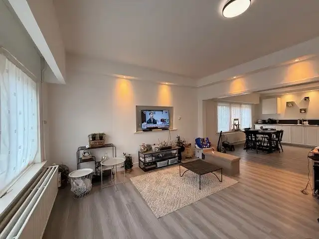 Instapklare gezinswoning met 3 slaapkamers en 2 parkeerplaatsen. foto 6