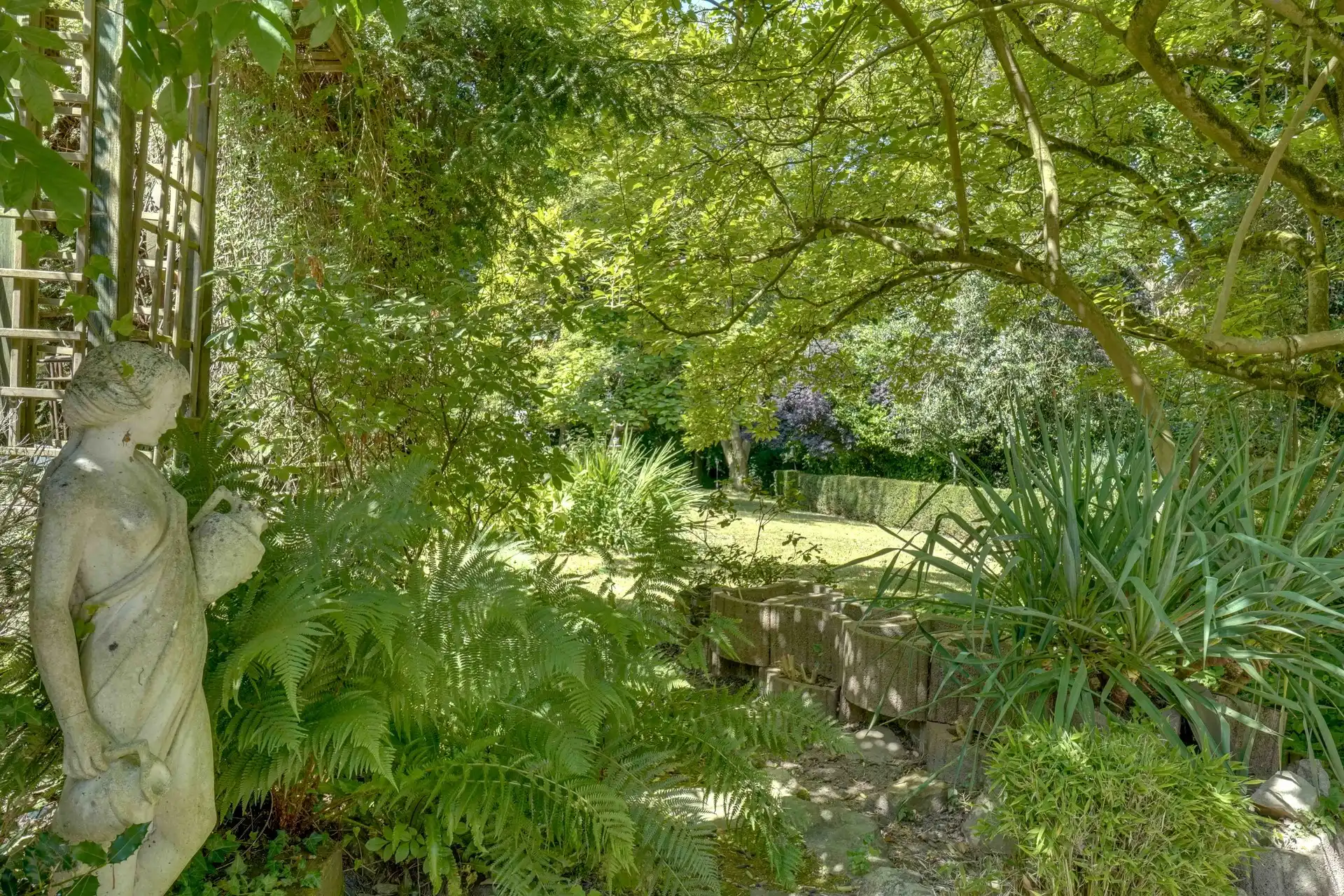 EXCLUSIEVE VILLA IN DOODLOPENDE STRAAT foto 51