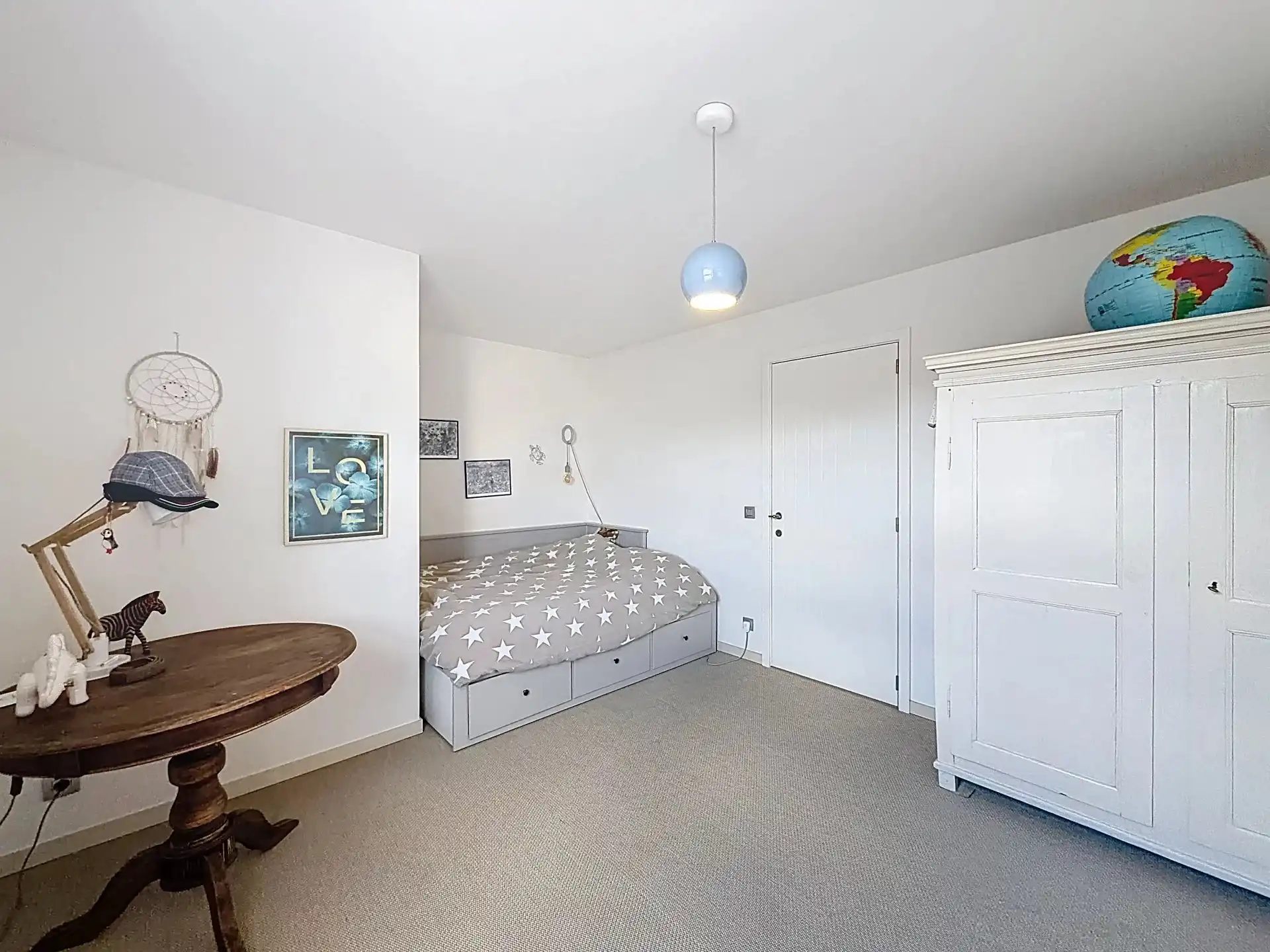 Prachtige luxueus ingerichte woning met 4 slaapkamers en 2 badkamers op een mooi perceel met bijgebouw. foto 29