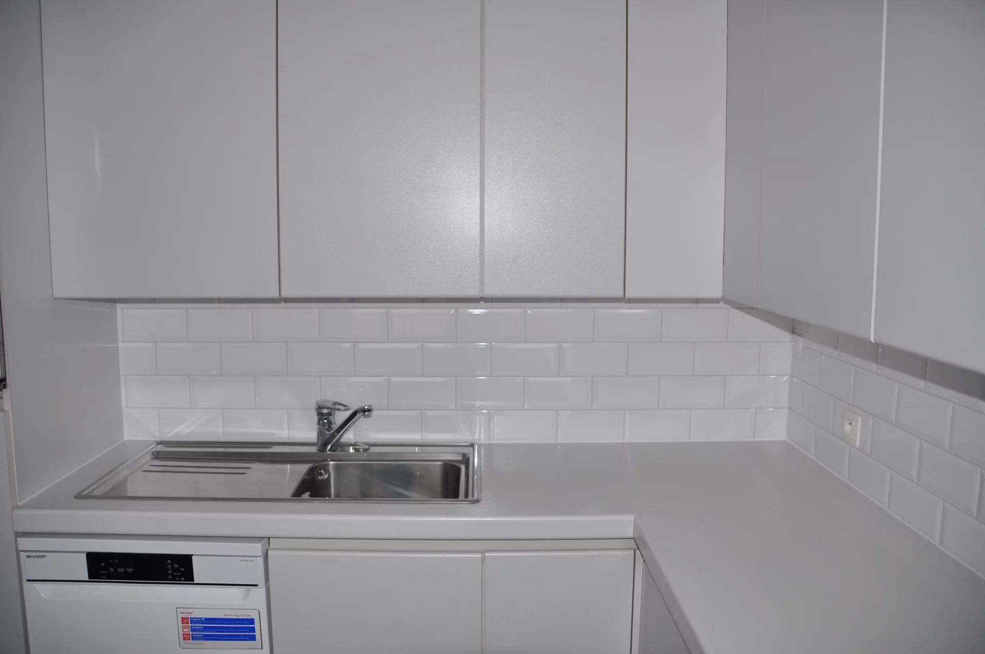 VERRASSEND APPARTEMENT MET 3 SLPK'S EN PARKEERPLAATS IN LANAKEN CENTRUM foto 10