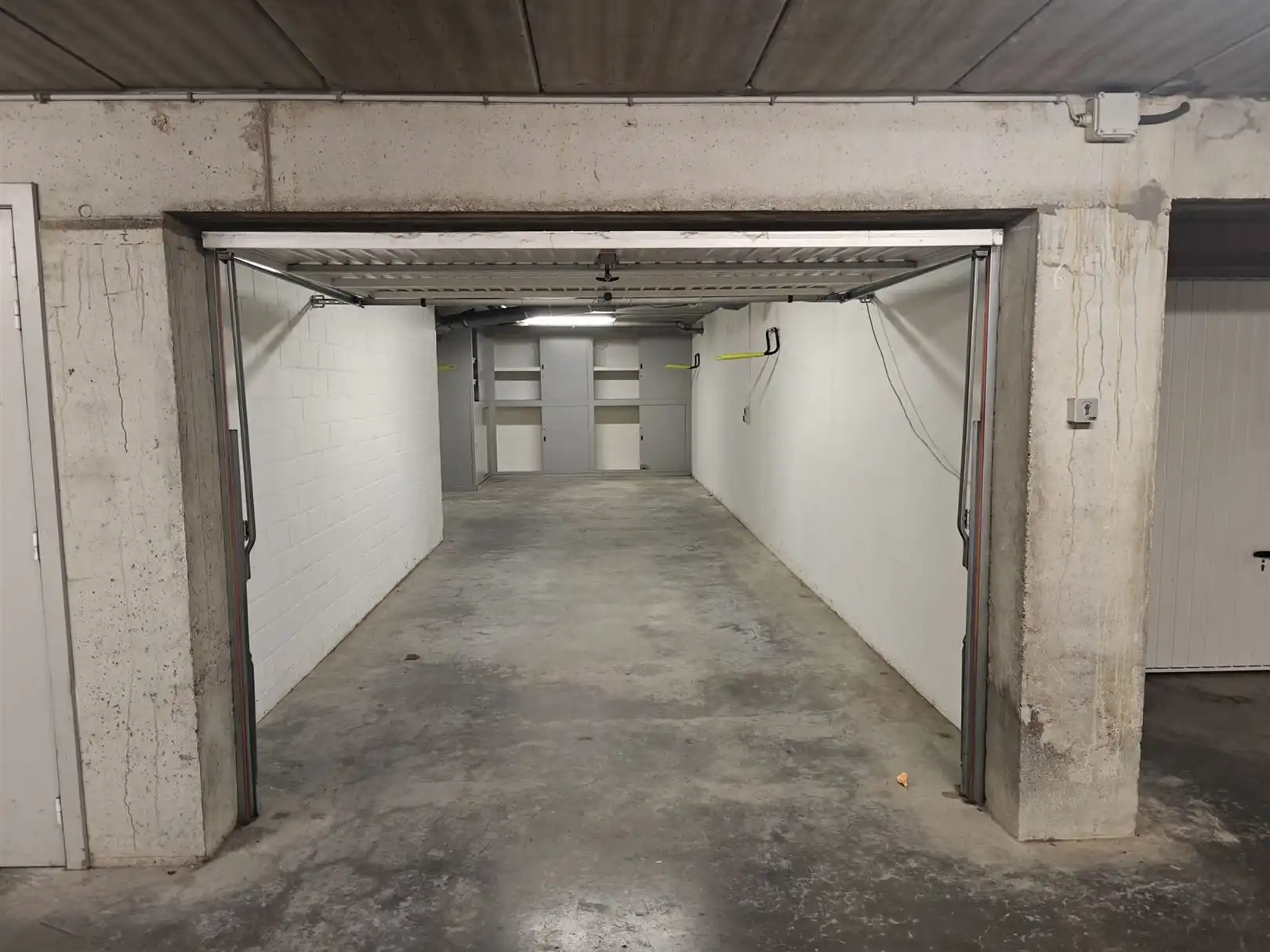 Uitzonderlijke garagebox foto {{pictureIndex}}