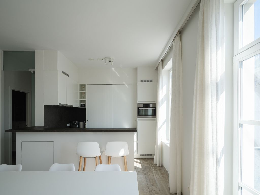 Lichtrijk 2-slaapkamer appartement aan het Sint-Annaplein foto 3