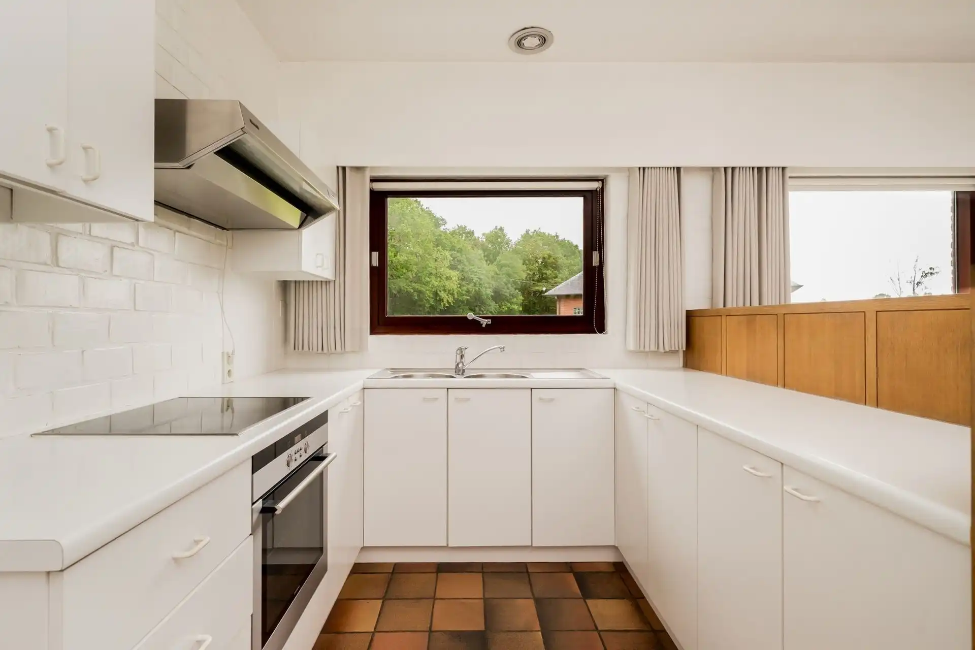 Villa met privébos op een perceel van 4.350 m²  foto 10