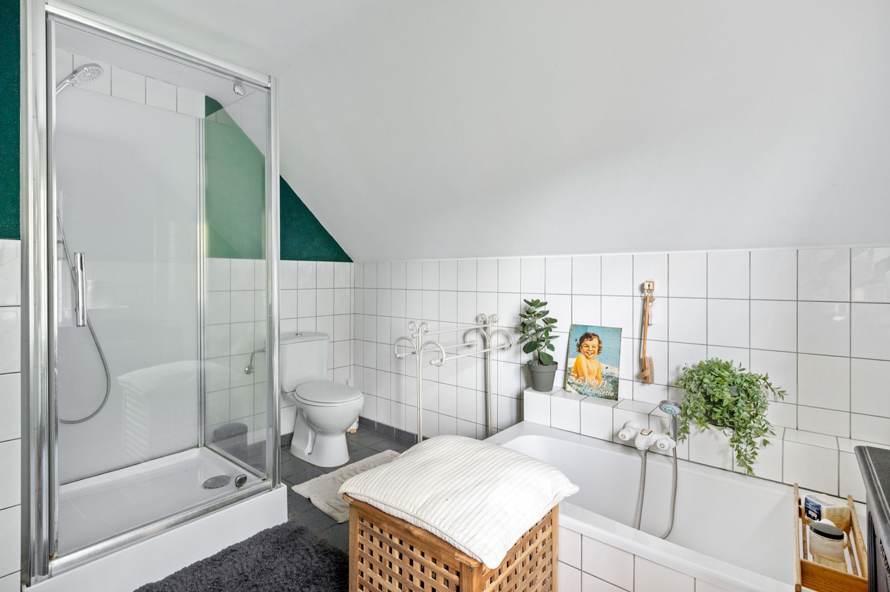 Ruime woning met grote tuin en garage op  1650m2 foto 14