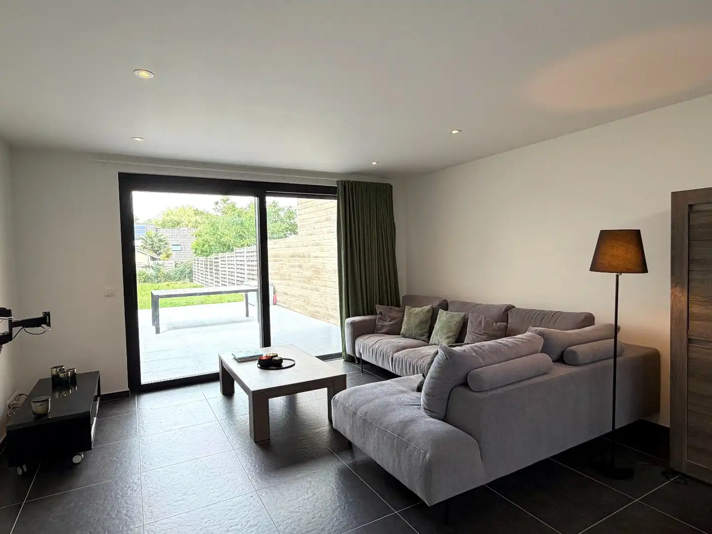 Gerenoveerde rijwoning met 2 slaapkamers! foto 5
