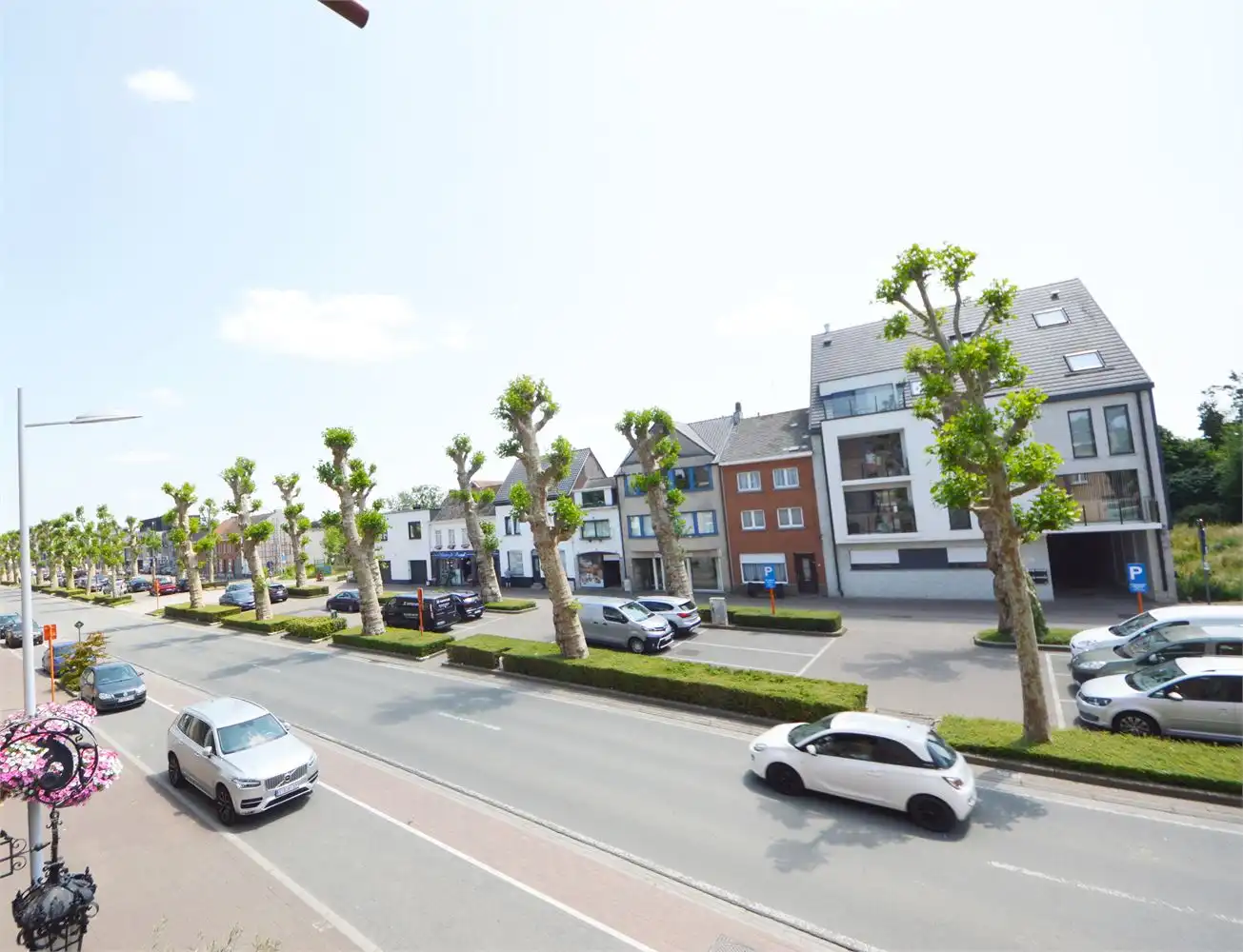 Uniek commercieel gebouw te huur in hartje Herzele – voormalig brouwerijpand met karakter en ruimte foto 9