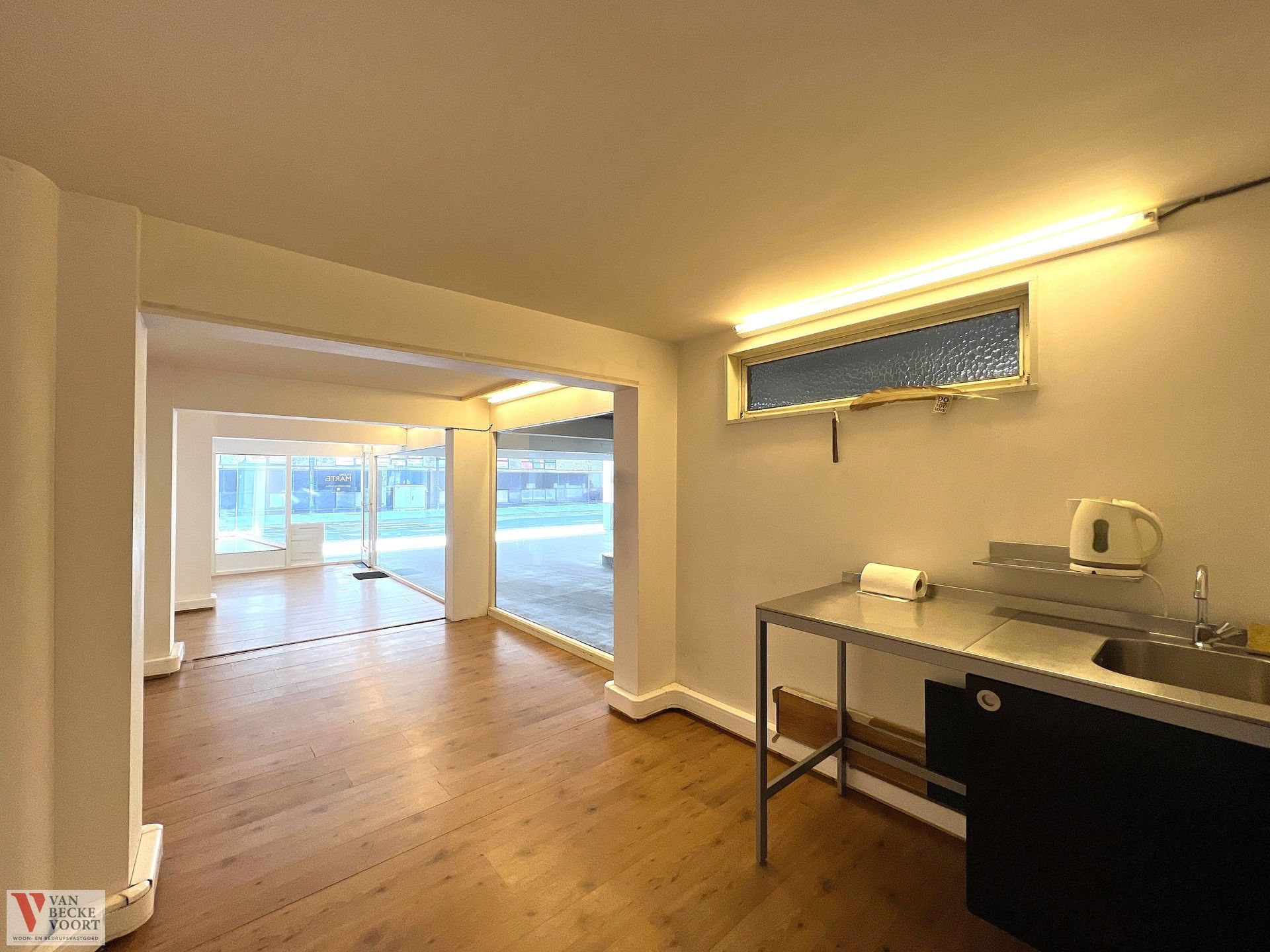 Etalage- /winkelruimte 32m² foto 3