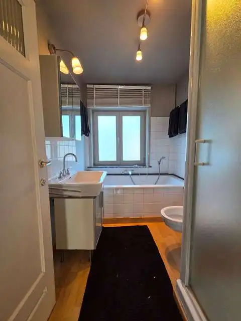 Instapklare 2-slaapkamerwoning met GARAGE, TUIN en ZWEMBAD te koop in Sint-Kruis Brugge foto 9