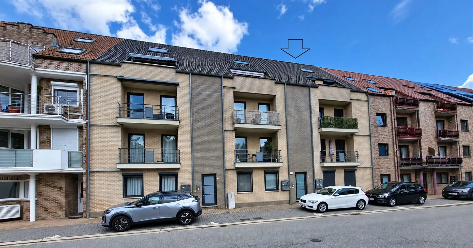 Duplex dakappartement met 2 slaapkamers en terras  foto {{pictureIndex}}