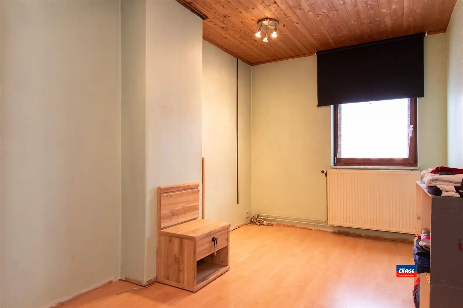 Te renoveren rijwoning met magazijn foto 9