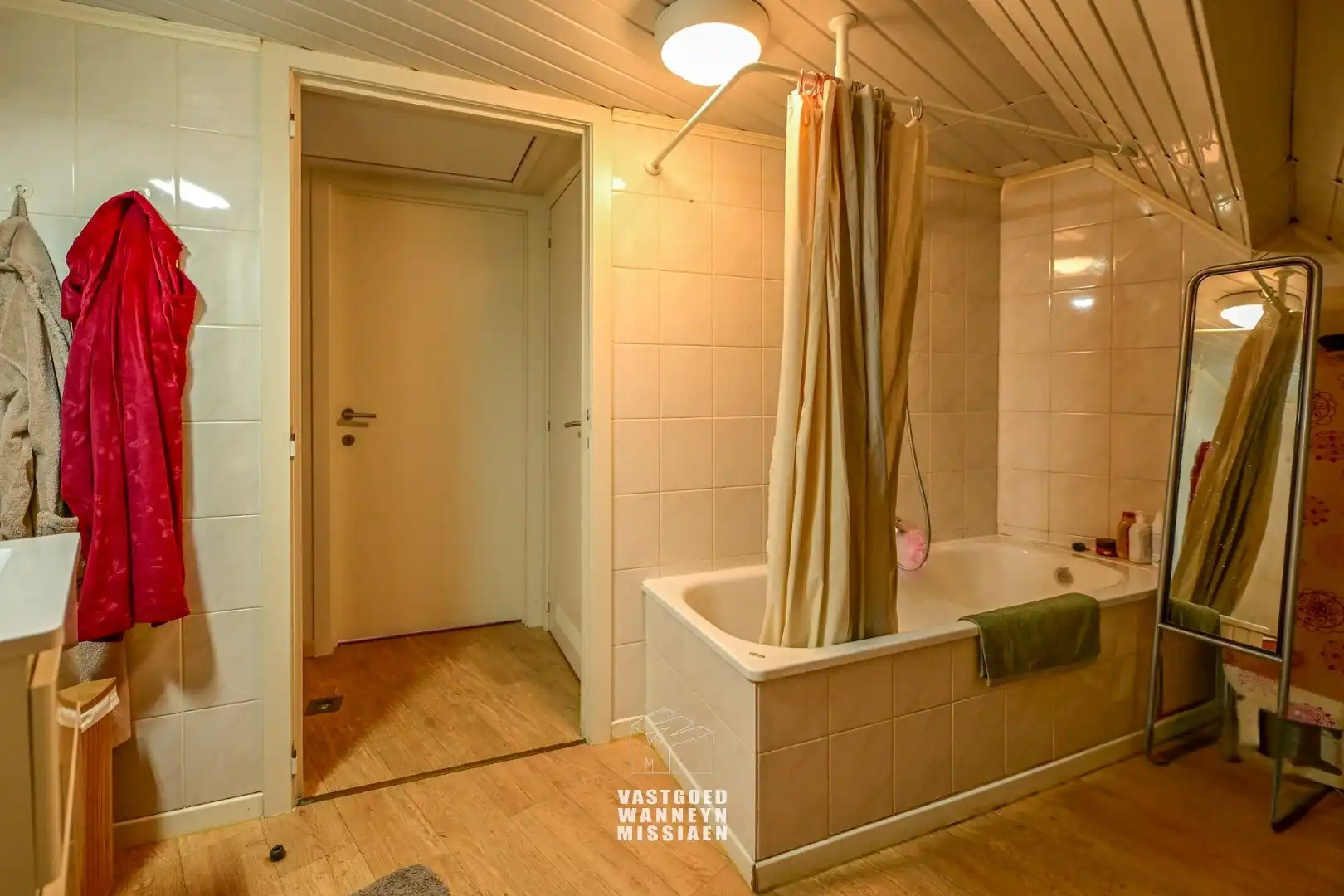 Opbrengsteigendom met 3 verhuurde appartementen op centrale liggging foto 4