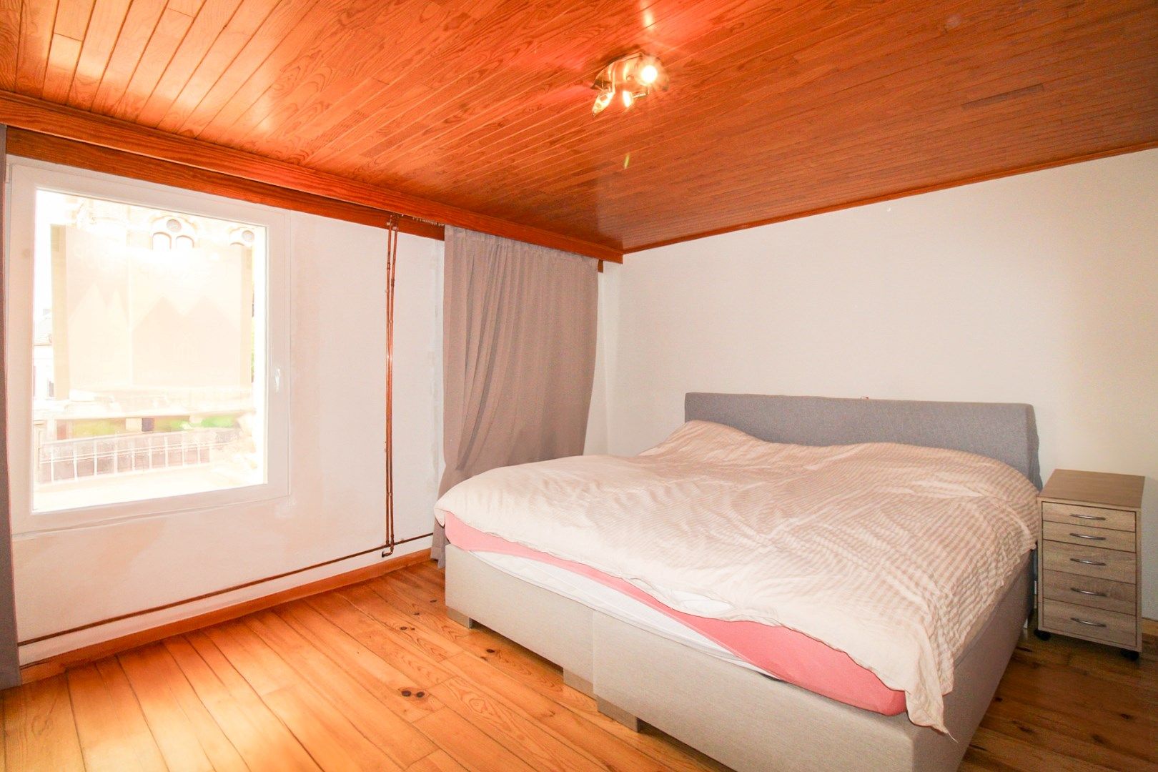 Veelzijdig handelshuis met woonst en luxueuze B&B op toplocatie aan de Markt van Temse! foto 35