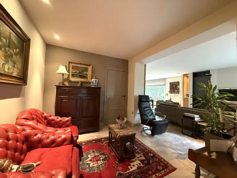 Ruime woning met kantoor en prachtige tuin op toplocatie foto 8
