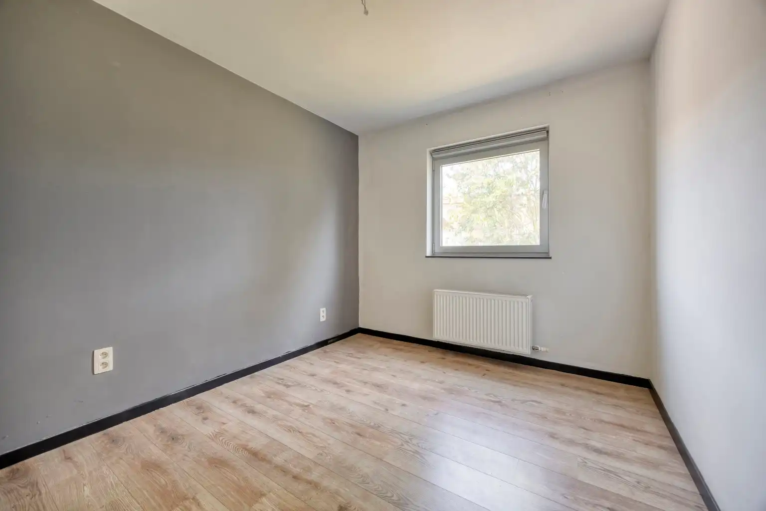 RECENT APPARTEMENT MET BERGING EN PARKEERPLAATS foto 19