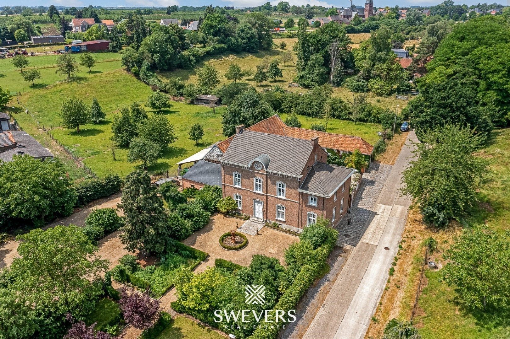 Authentiek herenhuis op 77a met stallingen foto 46